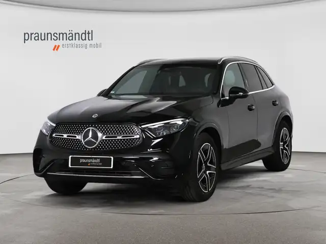 Mercedes-Benz GLC 300 4M AMG DistrVorb/Pano/AHK/Kamera/19"/Tot