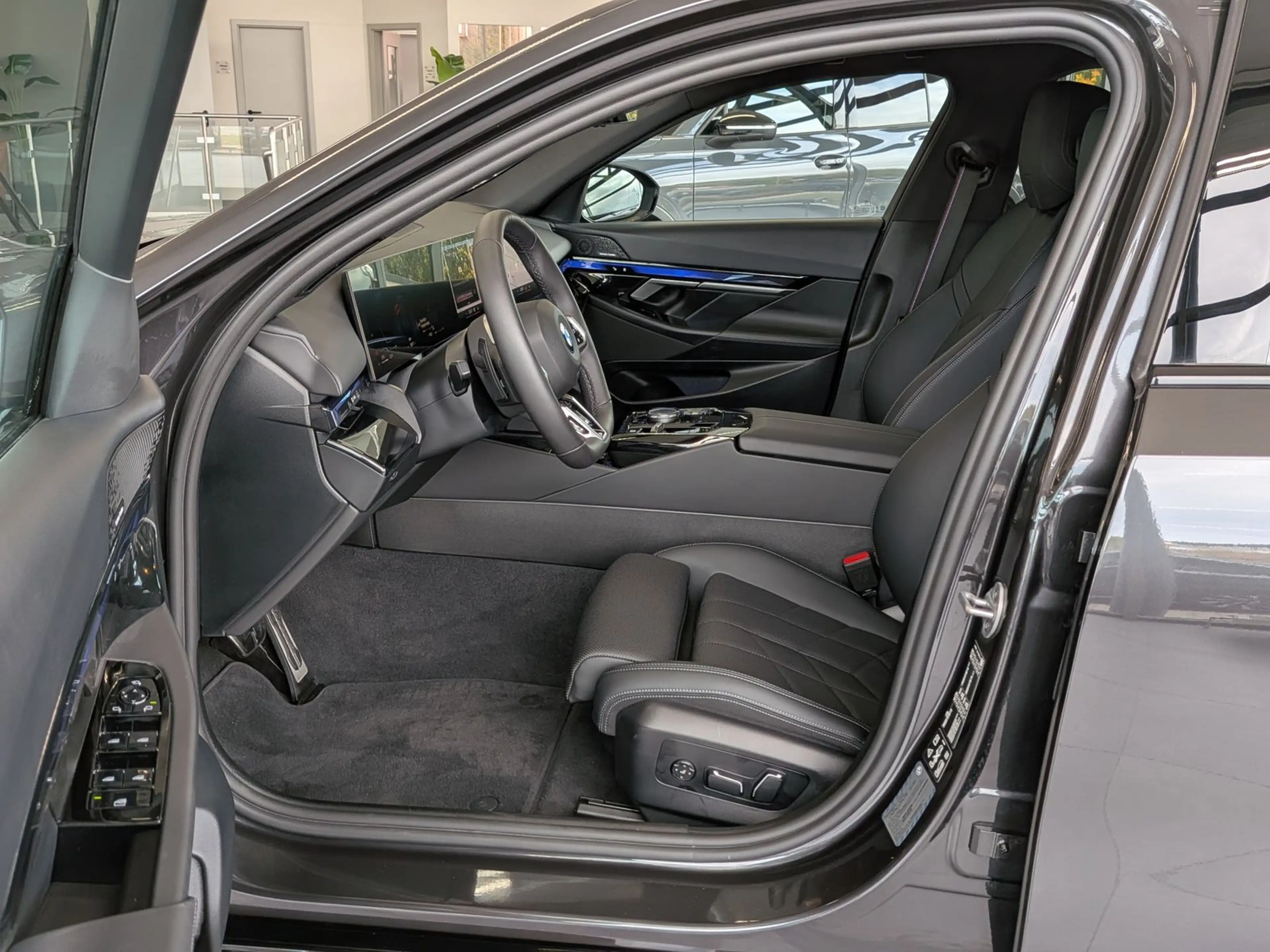 BMW 540 d xD M-Sport Pro Pano Innov. Travel AHK 20" — photo 14