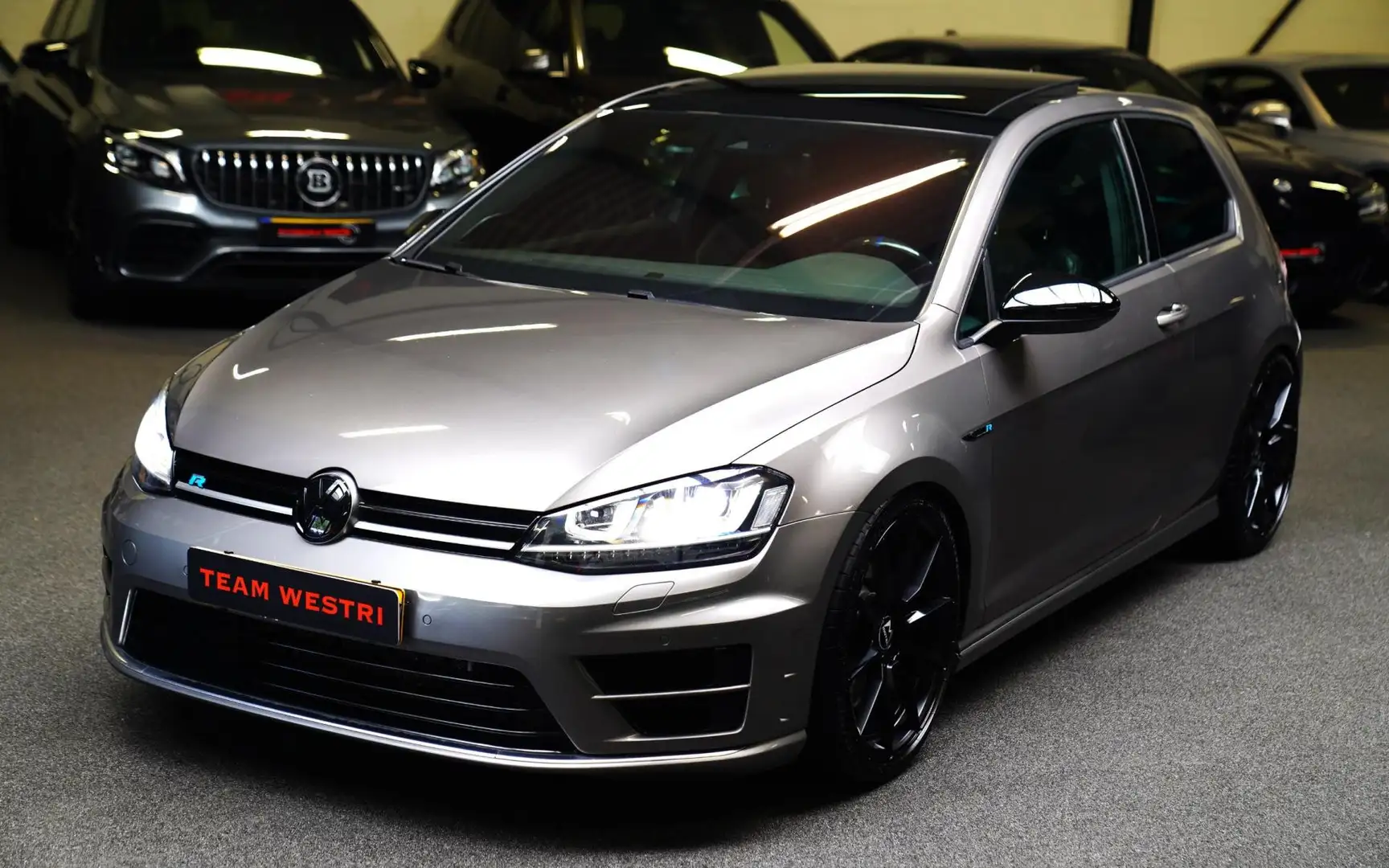 Volkswagen Golf 2.0 TSI R 4Motion | Panorama | Carbon stuur | Came Grau - 1