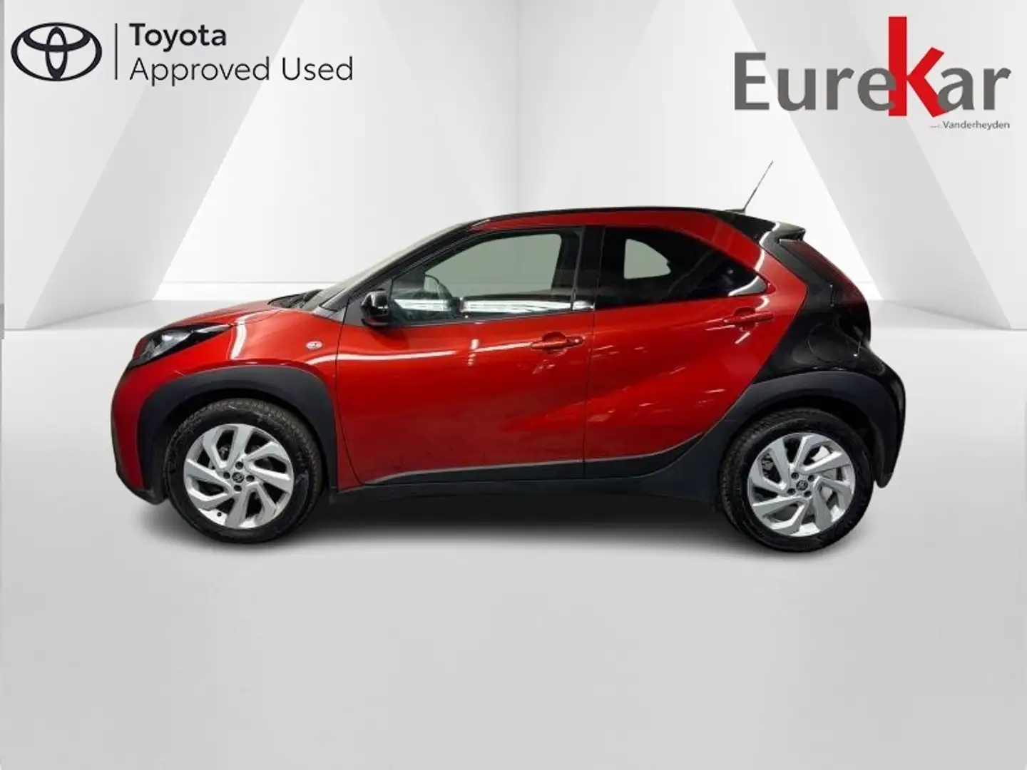 Toyota Aygo X 1.0 VVT-i PULSE Rouge - 2