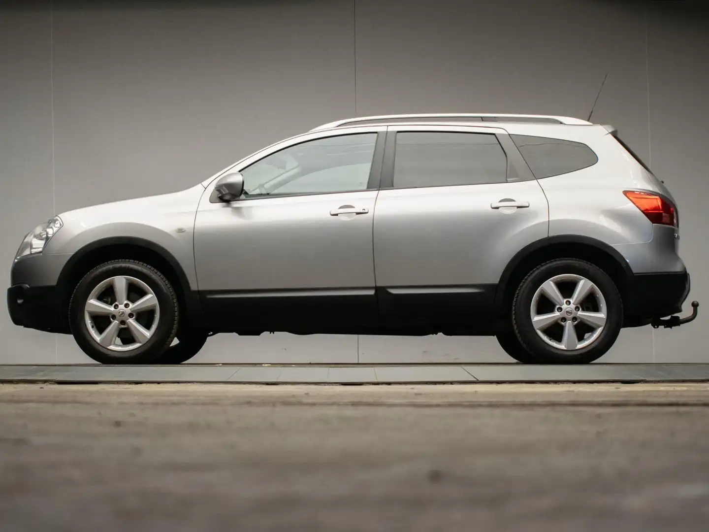 Nissan Qashqai+2 2.0 Tekna Sport 7P (NAVI,CLIMATE,BLUETOOTH, ELKETR Grijs - 1