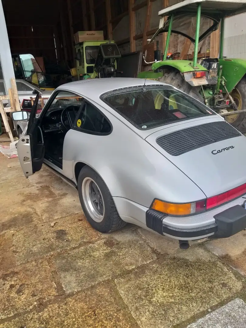 Porsche 911 Carrera - 1