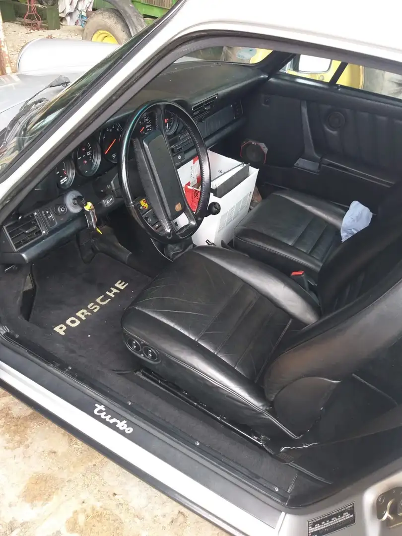 Porsche 911 Carrera - 2