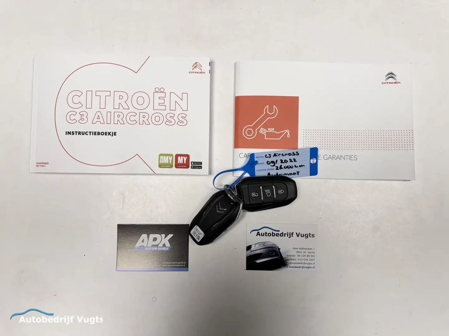 Citroen C3 Aircross 1.2 PureTech Shine *LEDER*NAVI*STOELVERWARMING Gris - 2