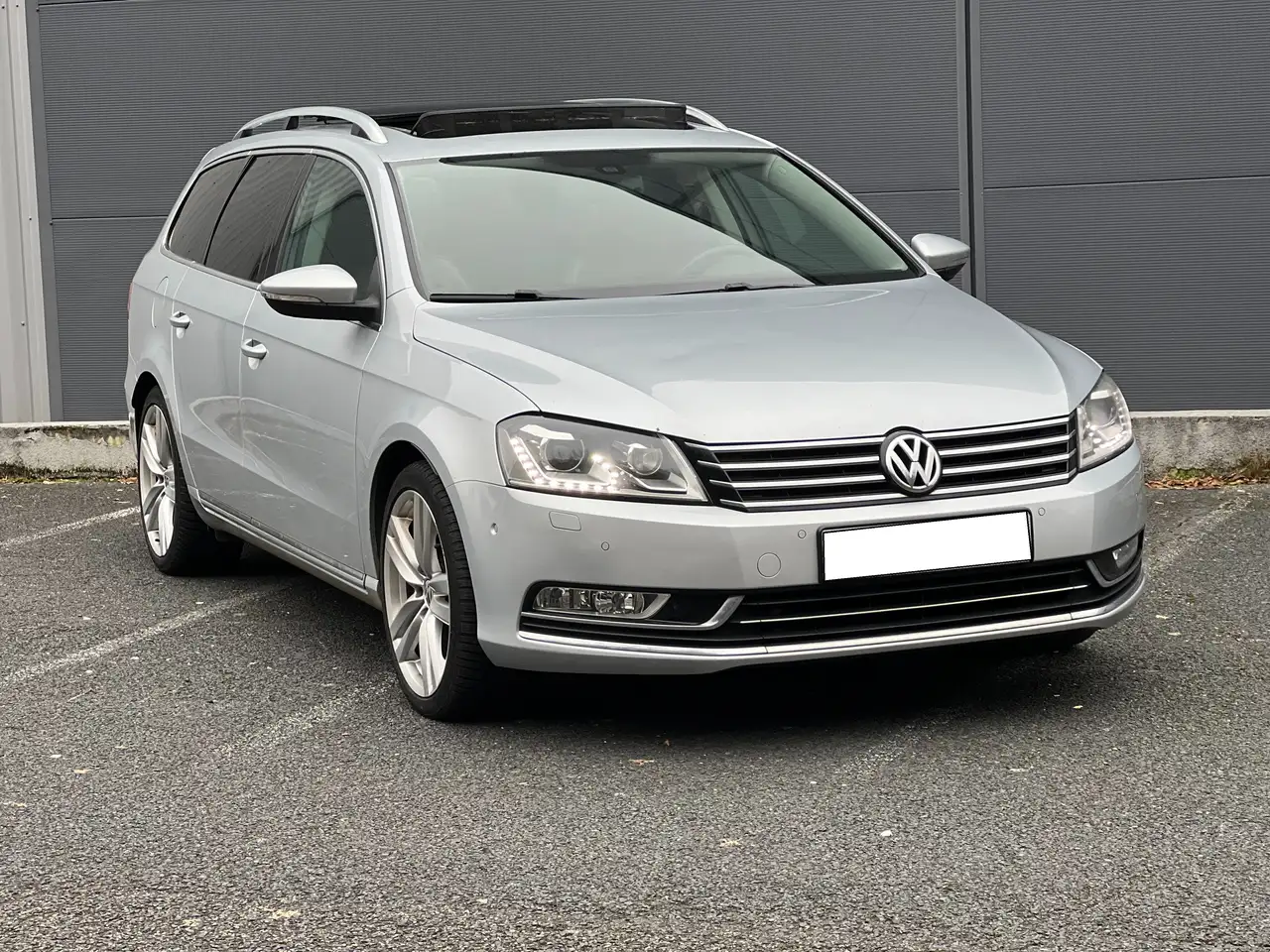 Volkswagen Passat Variant Break in Grijs tweedehands in Saint Avold voor € 11.490,-