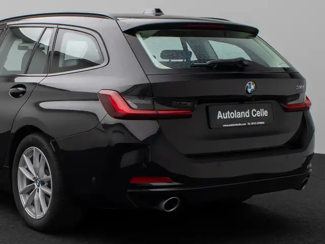 BMW 3 Series view 14