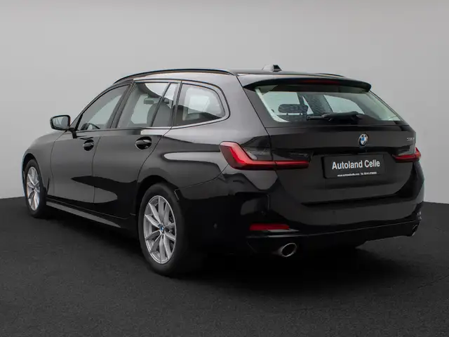 BMW 3 Series view 9