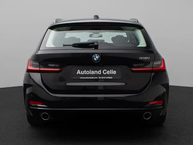 BMW 3 Series view 8