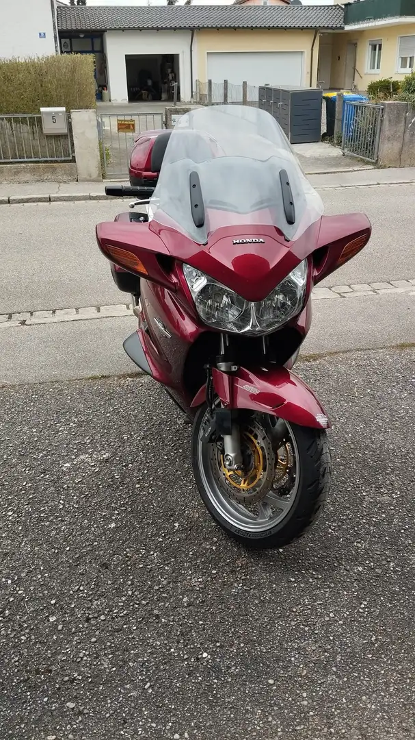 Honda Pan European ST 1300 Red - 2