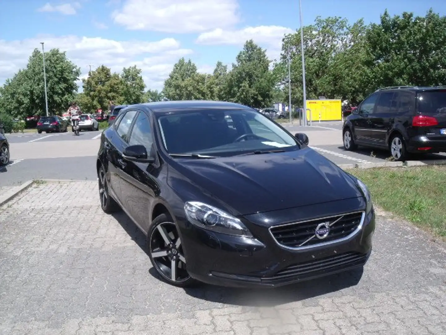 Volvo V40 You! Schwarz - 2