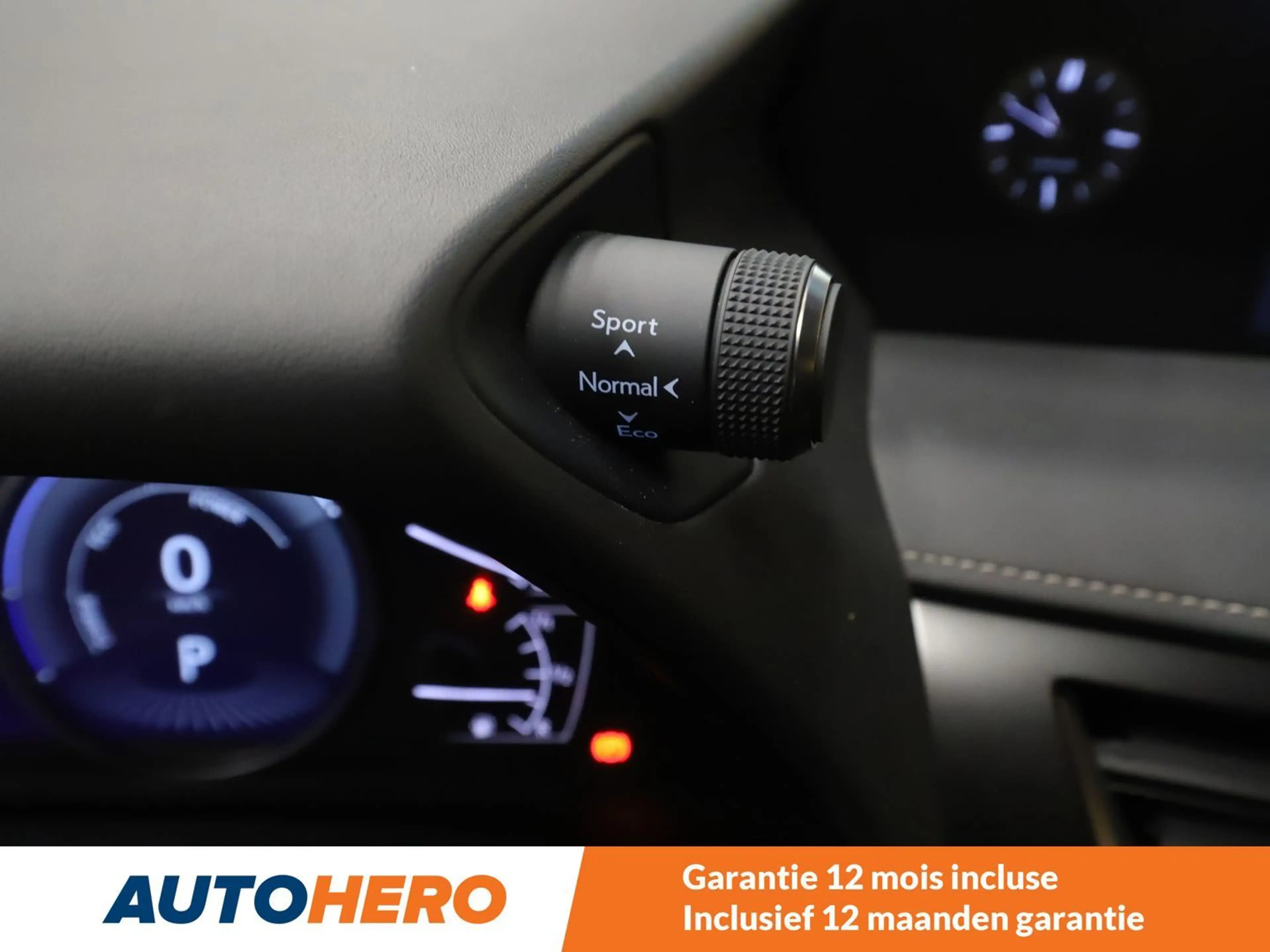 Lexus UX 250h UX 250h Style Edition — photo 13