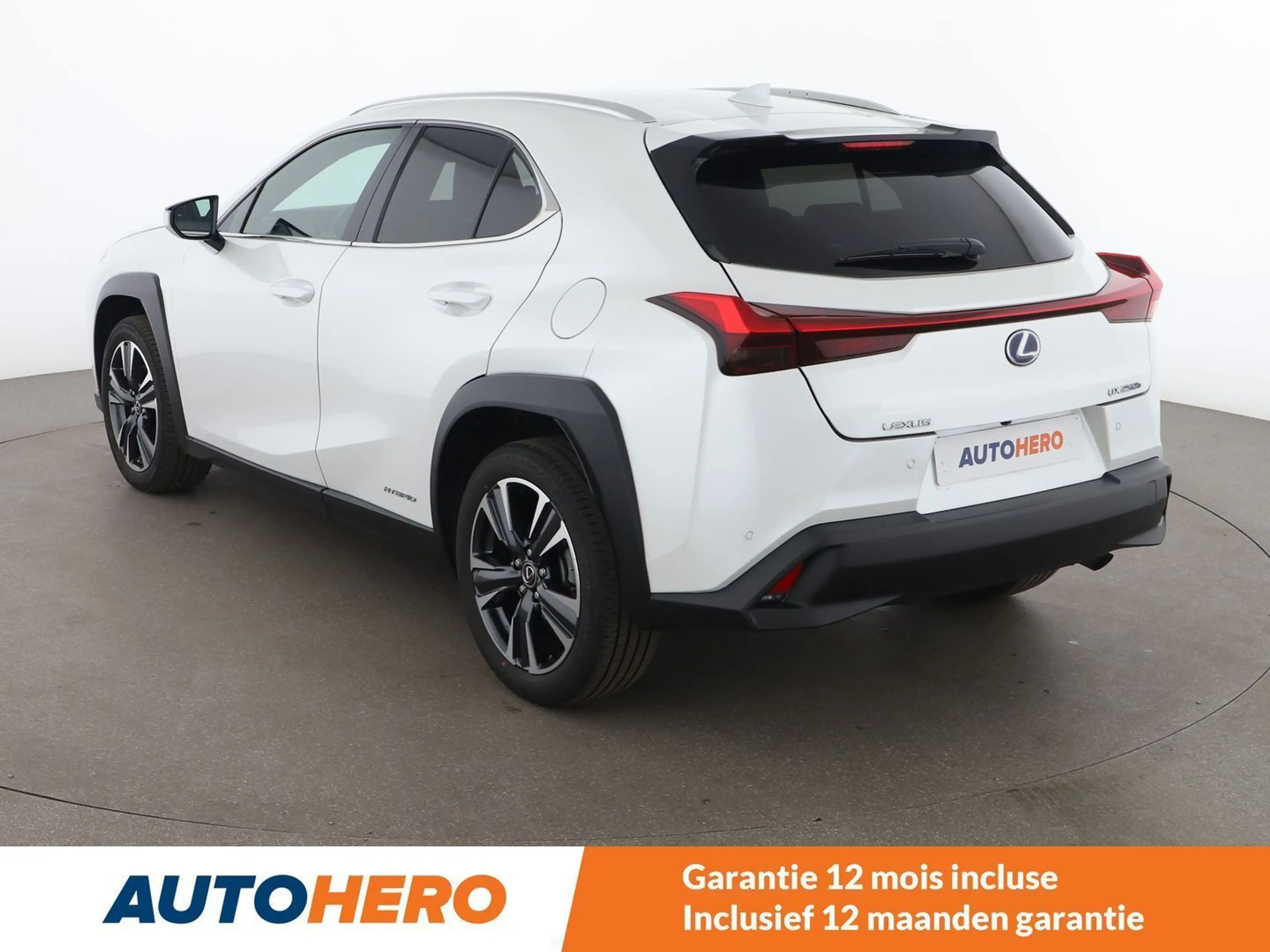 Lexus UX 250h UX 250h Style Edition — photo 4