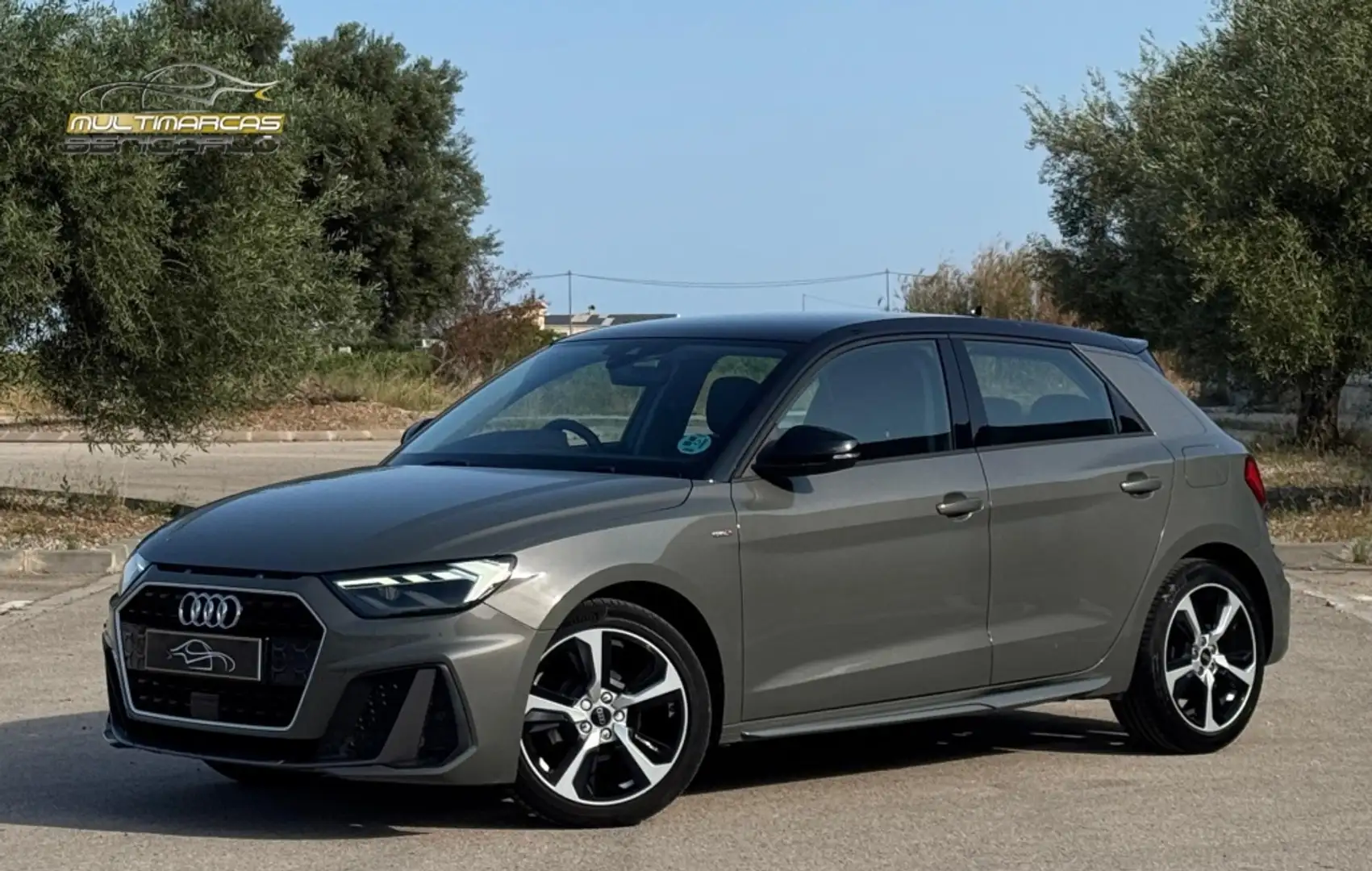 Audi A1 Sportback 25 TFSI Adrenalin Gris - 1