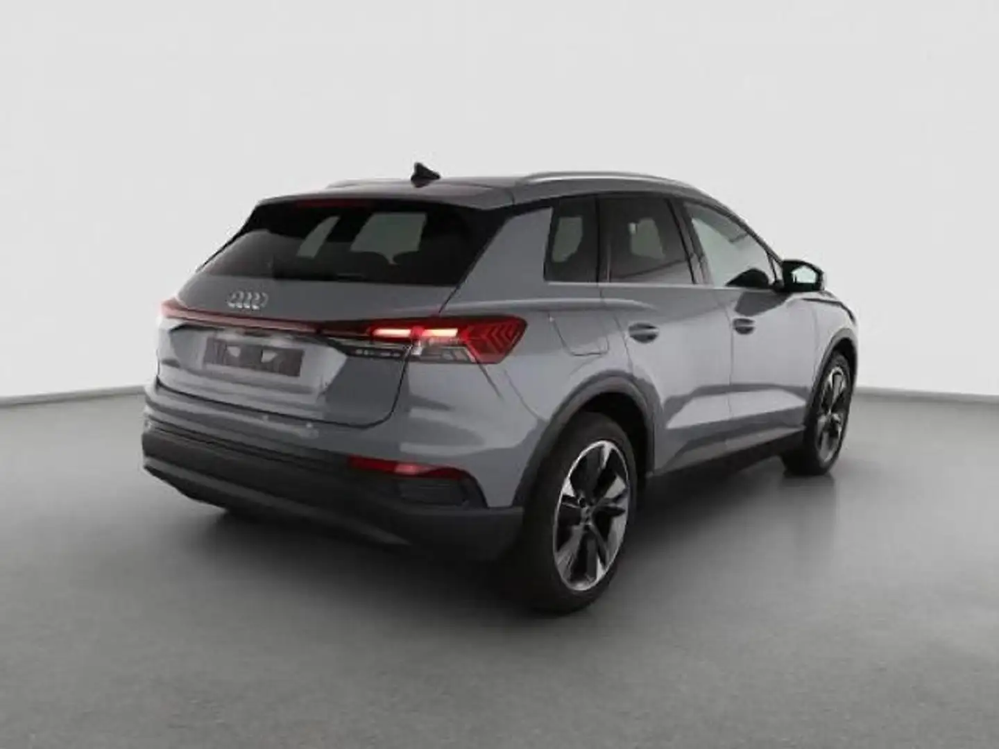 Audi Q4 e-tron 45*NAVI-PLUS*AHK*LED*WÄRMEPUMPE*PDC*20 Grau - 2