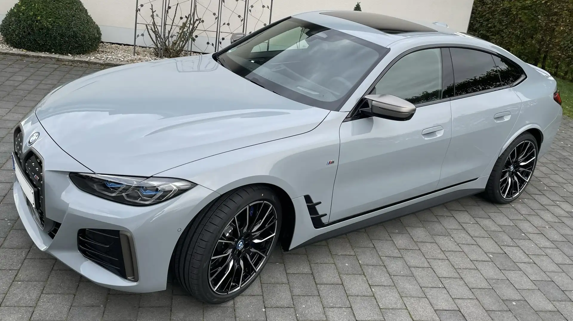 BMW i4 M50 20“ AHK SD LASER 360G Alarm Grau - 2