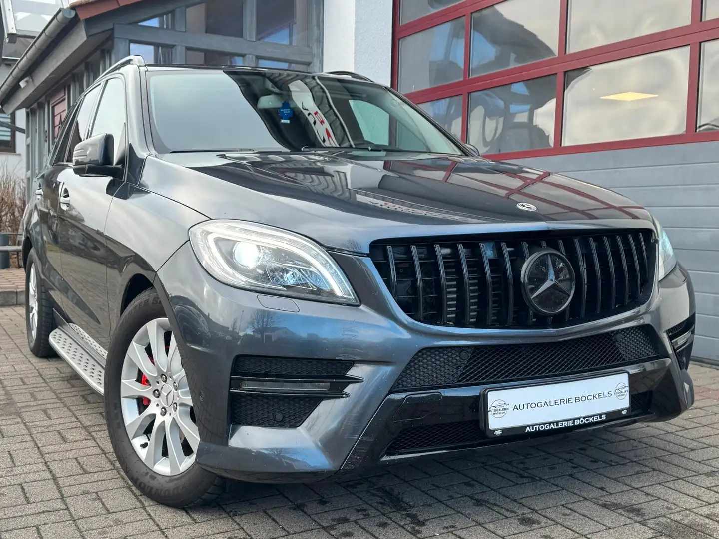 Mercedes-Benz ML 350 CDI AMG°Euro6°LED°Kamera°AHK°Schiebedach Gris - 1