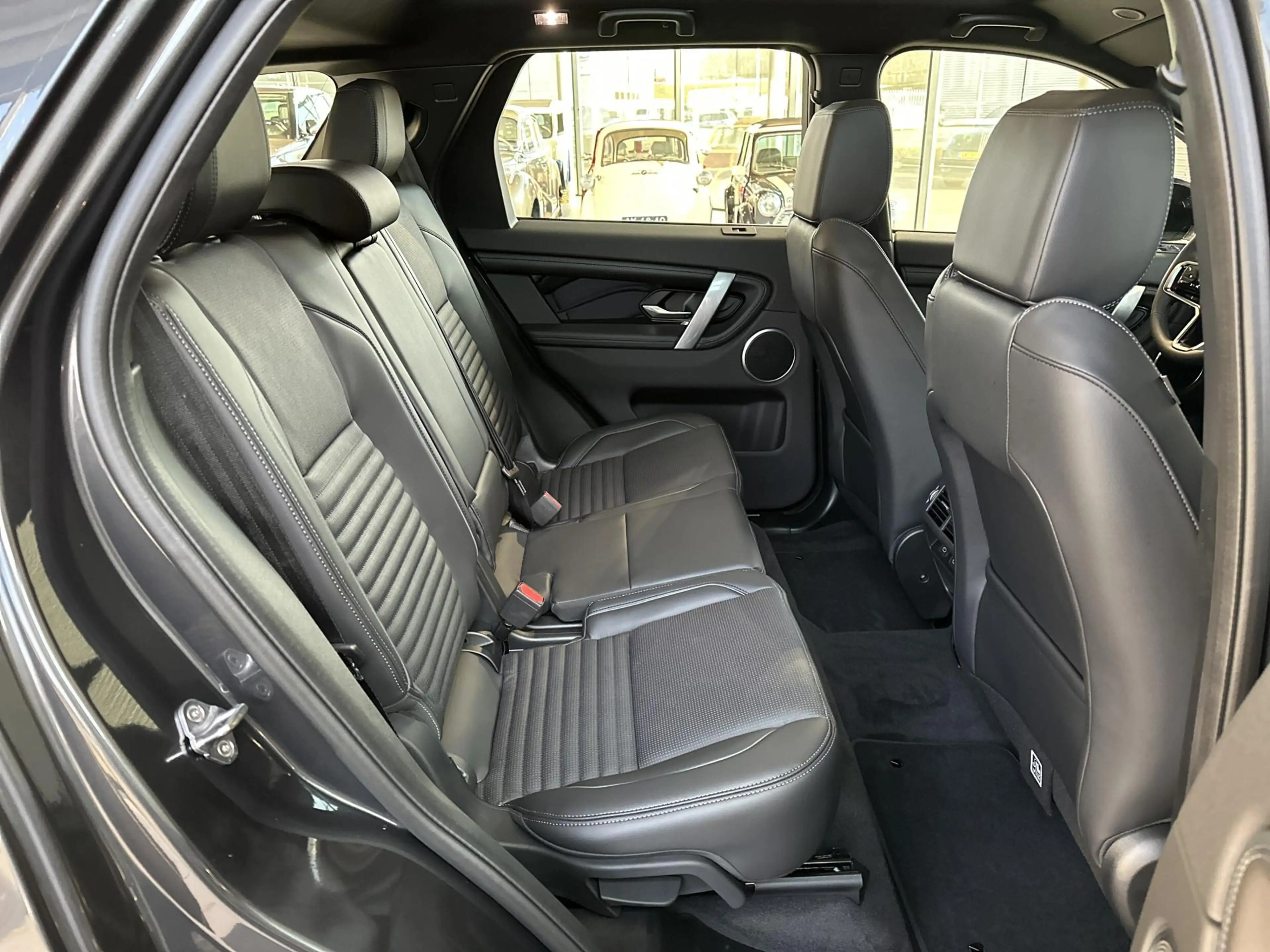 Land Rover Discovery Sport P270e S BUSS. EDITION -PANO.DAK | TREKHAAK | COLD — photo 5