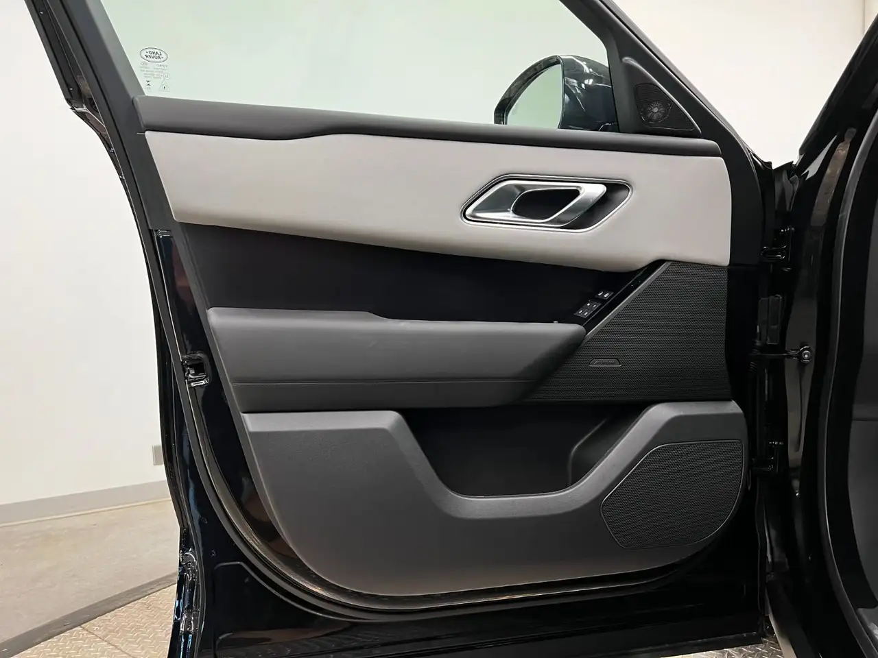 Land Rover Range Rover Velar снимка Land Rover Range Rover Velar