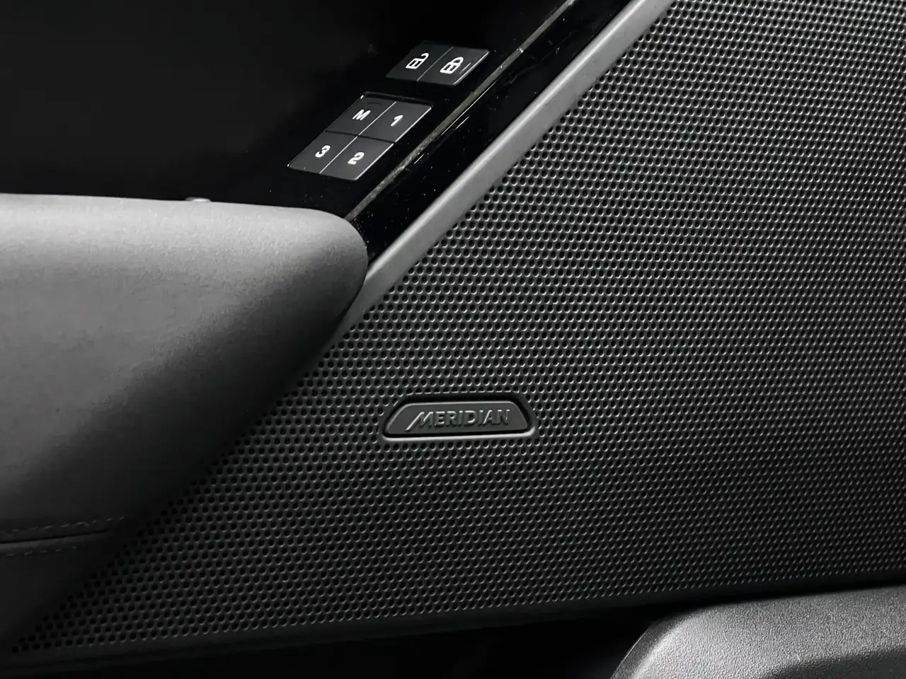 Land Rover Range Rover Velar снимка Land Rover Range Rover Velar