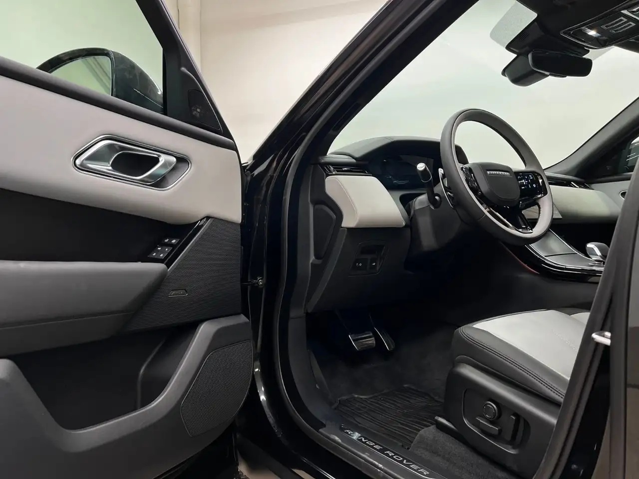Land Rover Range Rover Velar снимка Land Rover Range Rover Velar