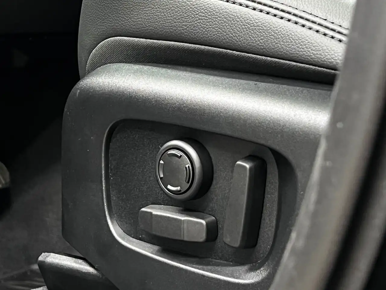 Land Rover Range Rover Velar снимка Land Rover Range Rover Velar
