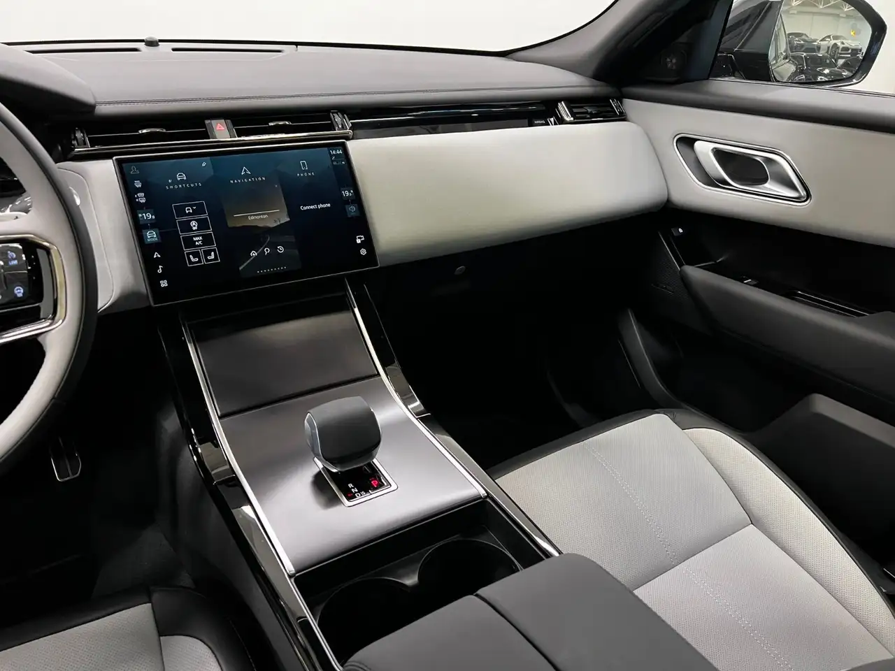 Land Rover Range Rover Velar снимка Land Rover Range Rover Velar