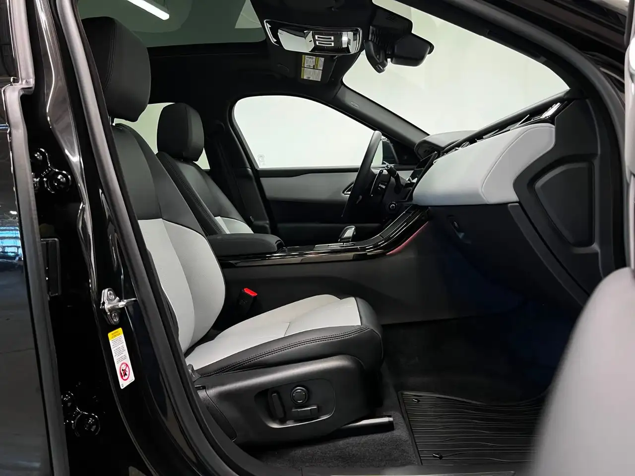 Land Rover Range Rover Velar снимка Land Rover Range Rover Velar
