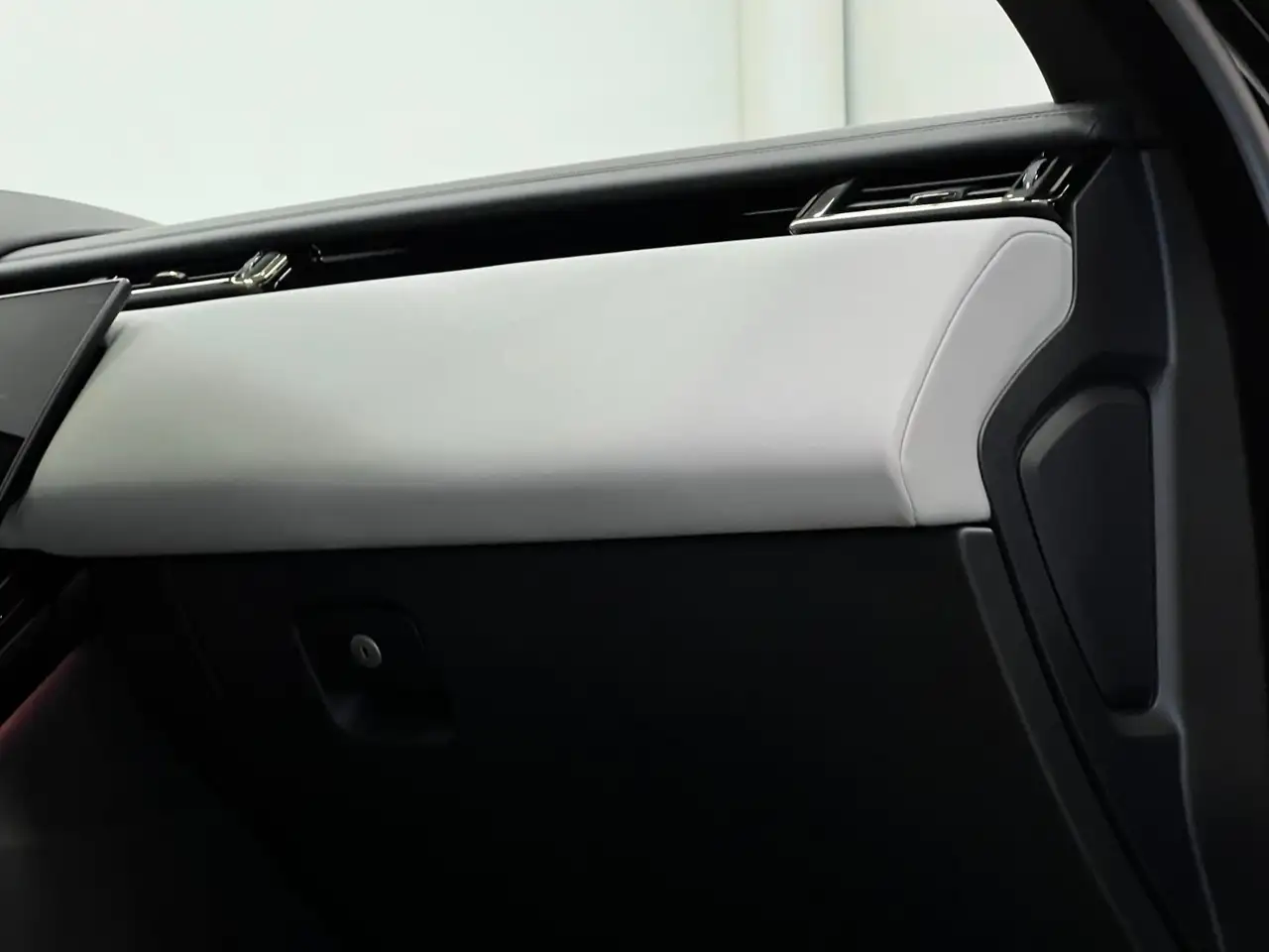 Land Rover Range Rover Velar снимка Land Rover Range Rover Velar