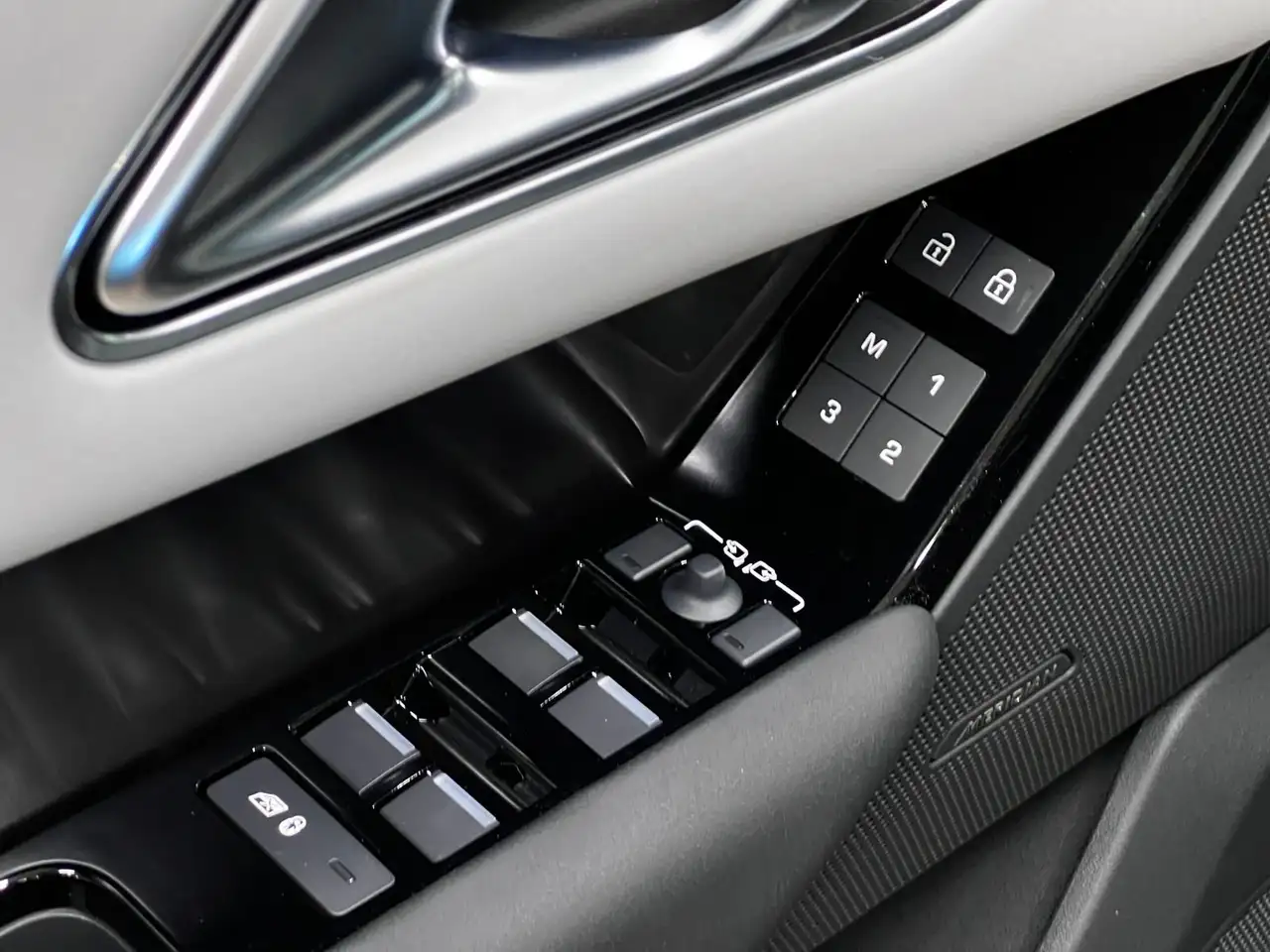Land Rover Range Rover Velar снимка Land Rover Range Rover Velar