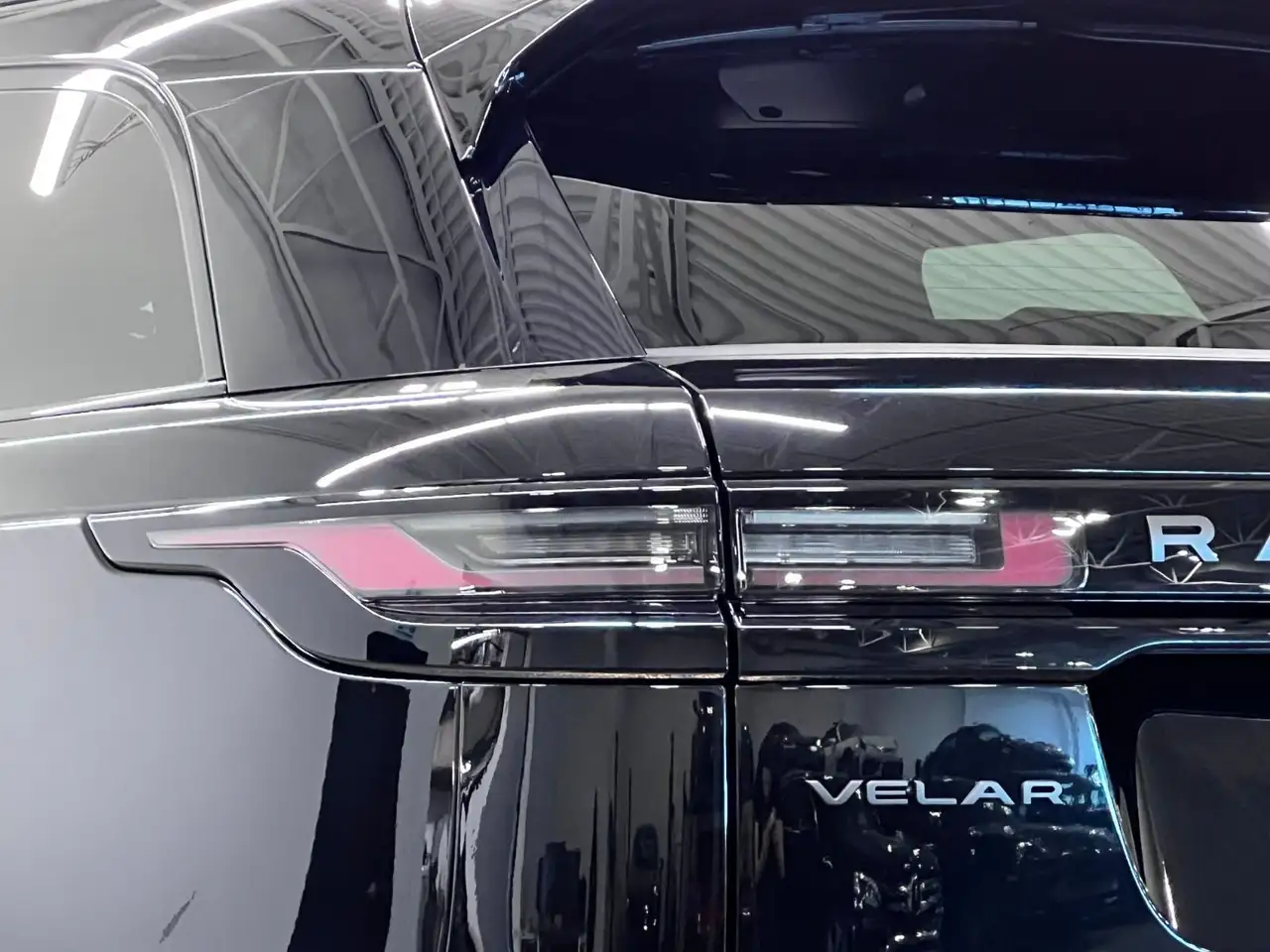 Land Rover Range Rover Velar снимка Land Rover Range Rover Velar