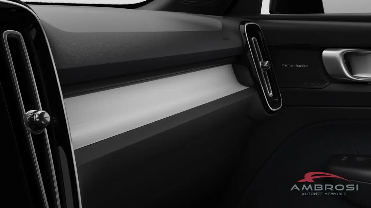 Volvo XC40 2026 — фото 14