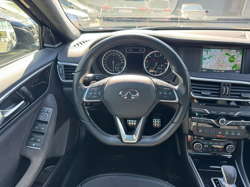 Infiniti Q30 2.0/AWD/Q30S/360°/Pano/Alcantara — photo 31