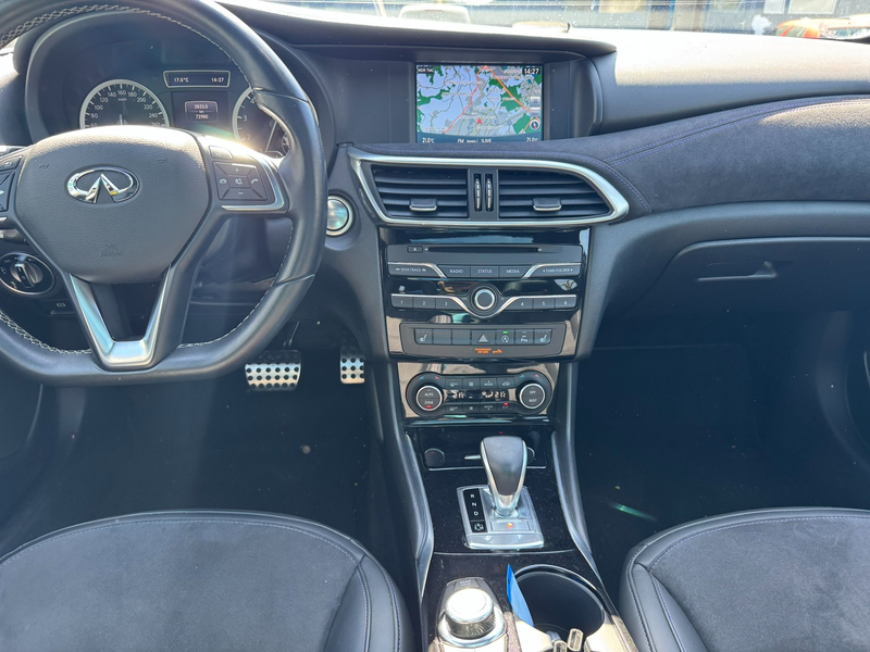 Infiniti Q30 2.0/AWD/Q30S/360°/Pano/Alcantara — photo 20