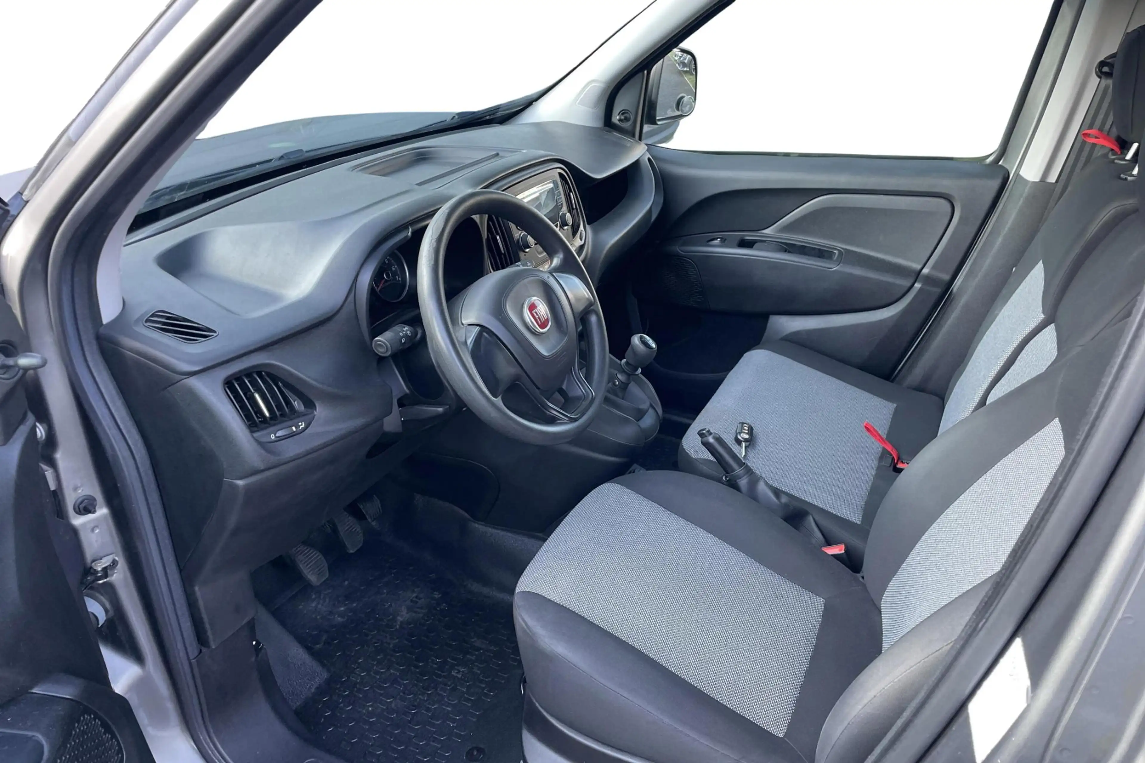 Fiat Doblo Cargo 1.6 Multijet 105 SX LWB 3 zit — photo 11