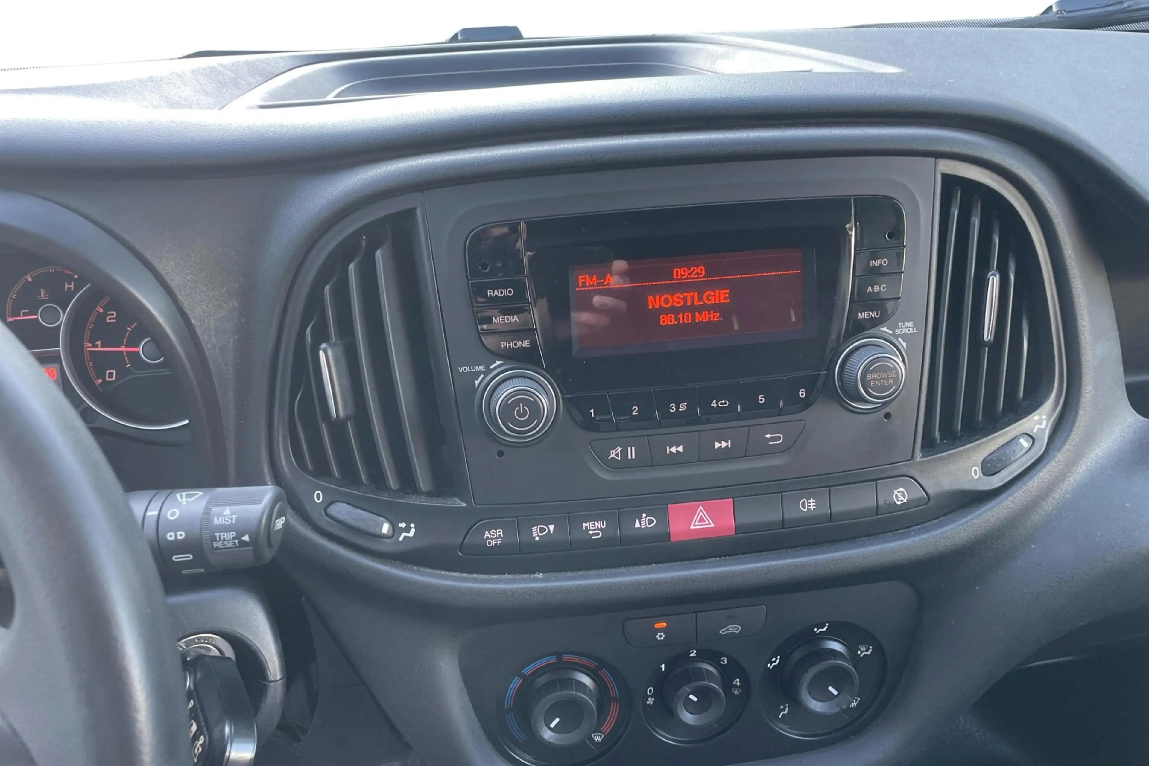 Fiat Doblo Cargo 1.6 Multijet 105 SX LWB 3 zit — photo 14