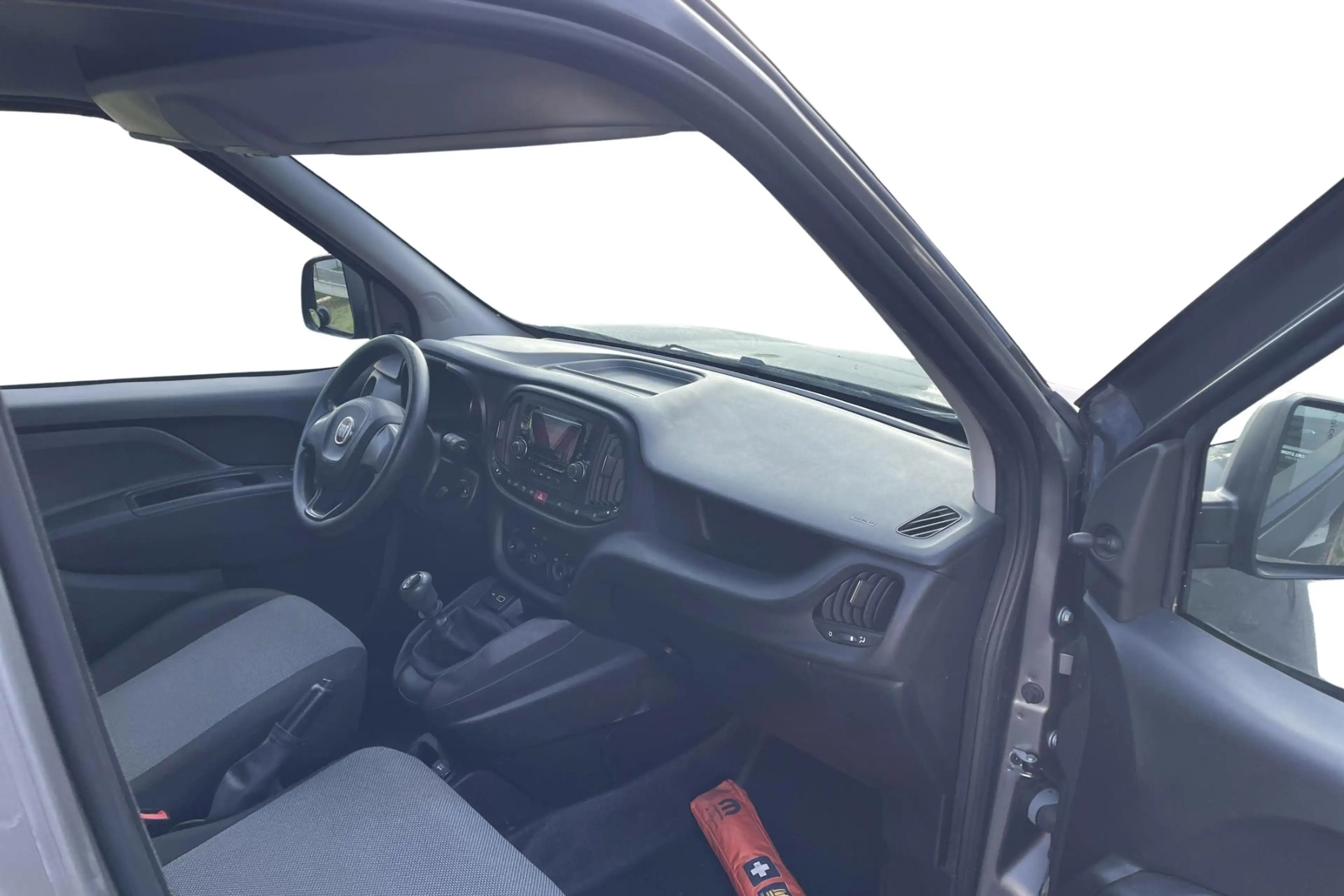 Fiat Doblo Cargo 1.6 Multijet 105 SX LWB 3 zit — photo 5