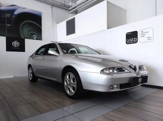 Alfa Romeo 166 - 3.0i V6 24V cat Super Distinctive