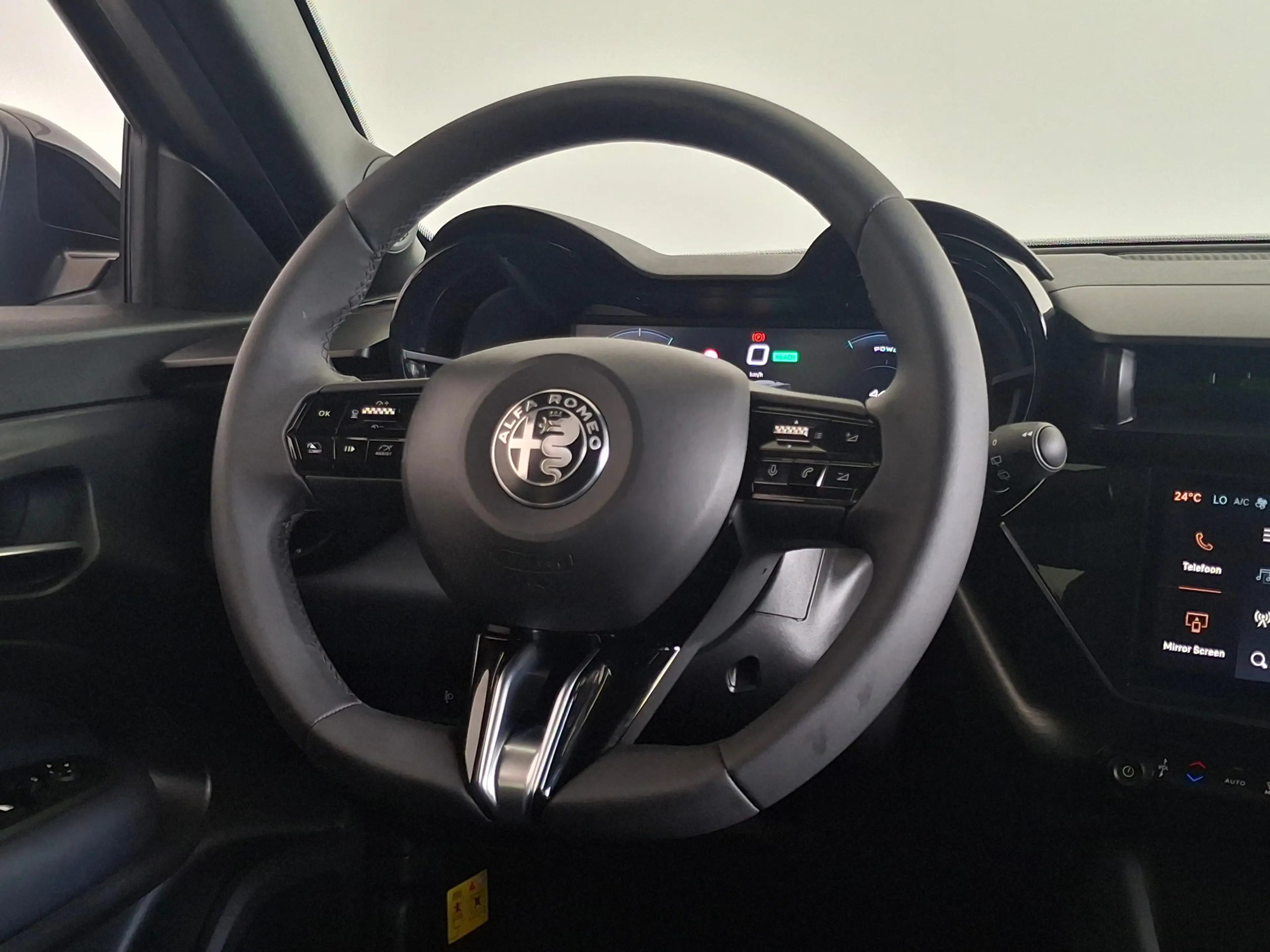 Alfa Romeo Junior Elettrica Speciale 54 kWh CARPLAY LED ECC PDC — photo 15