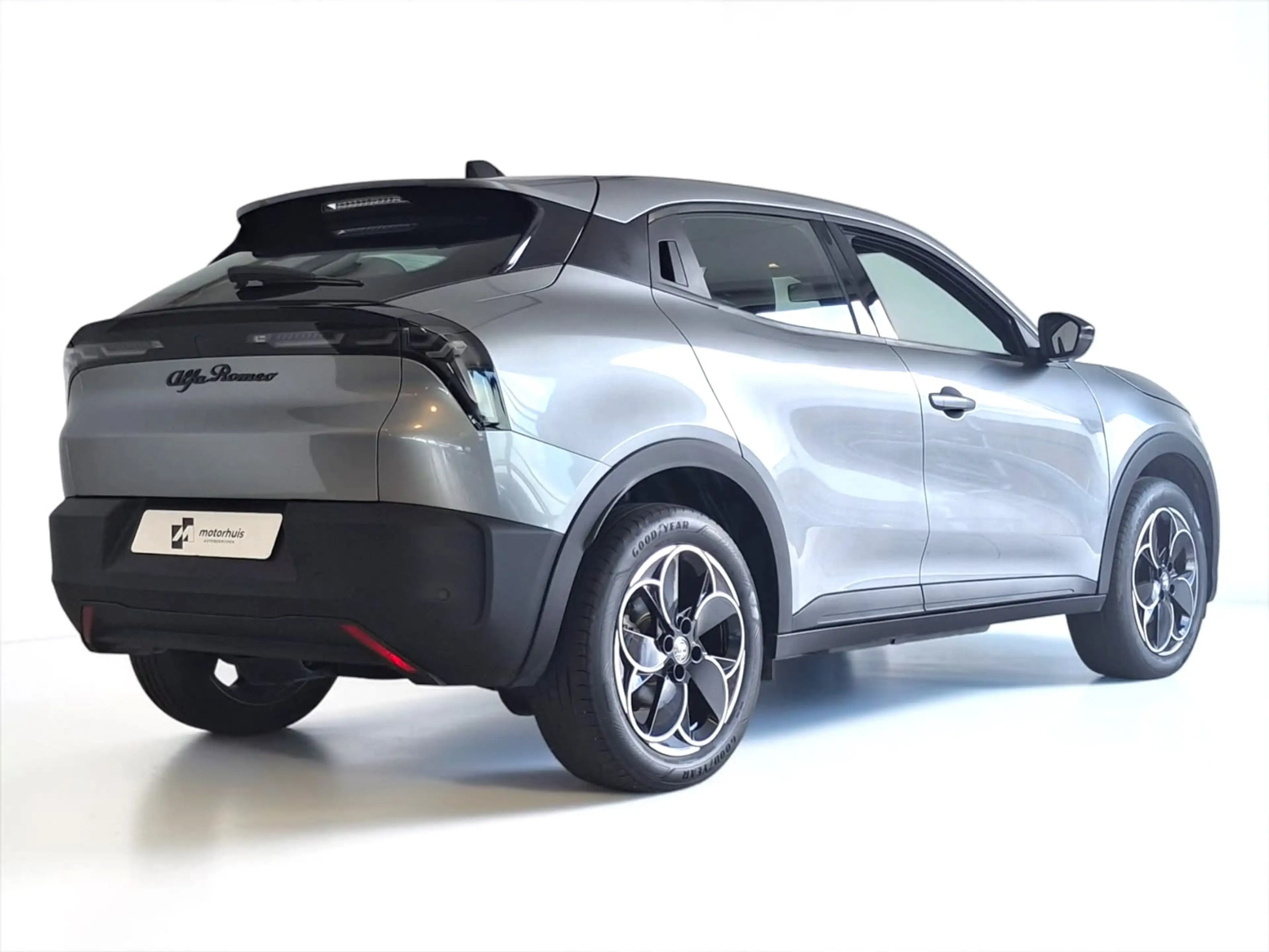 Alfa Romeo Junior Elettrica Speciale 54 kWh CARPLAY LED ECC PDC — photo 2