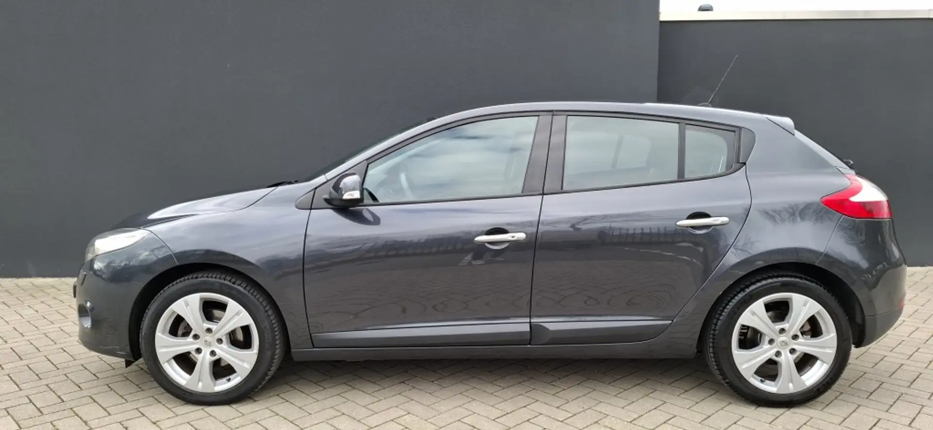 Renault Megane 1.4 TCe Dynamique NAP NAVI KEYLESS GO XENON Grau - 2