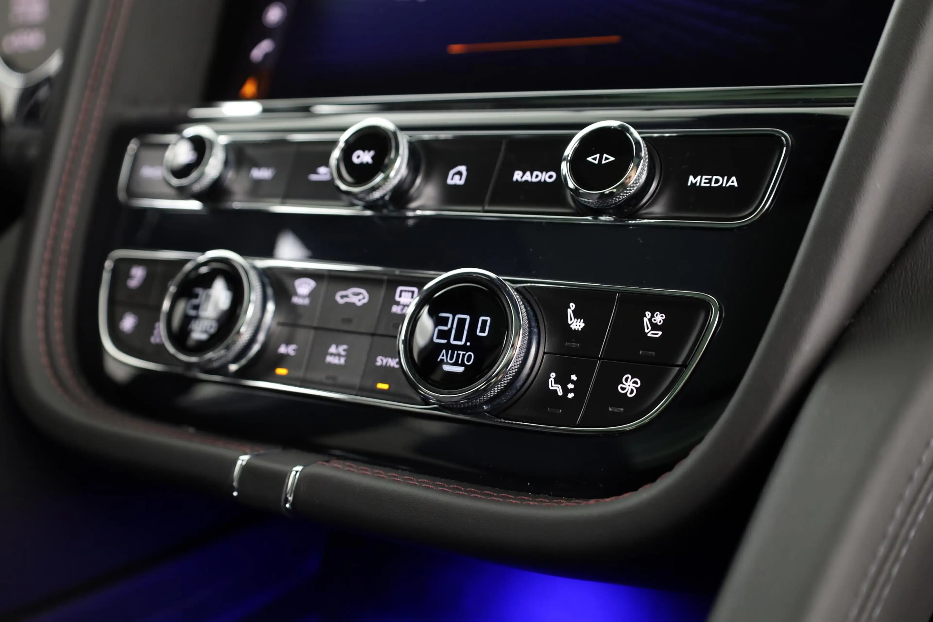 Bentley Bentayga 4.0 V8 | First Edition | TV achter | Nachtzicht | — photo 17