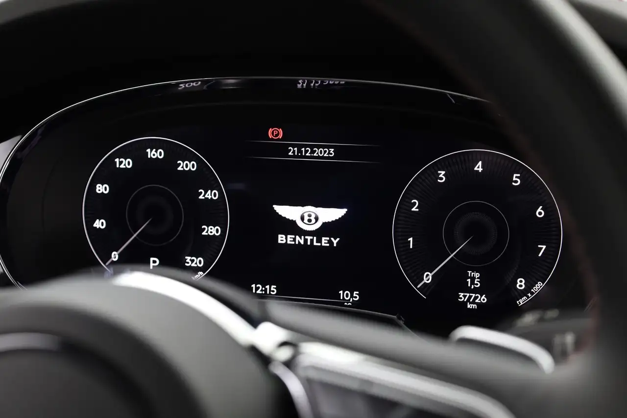 Bentley Bentayga 2022 — фото 19