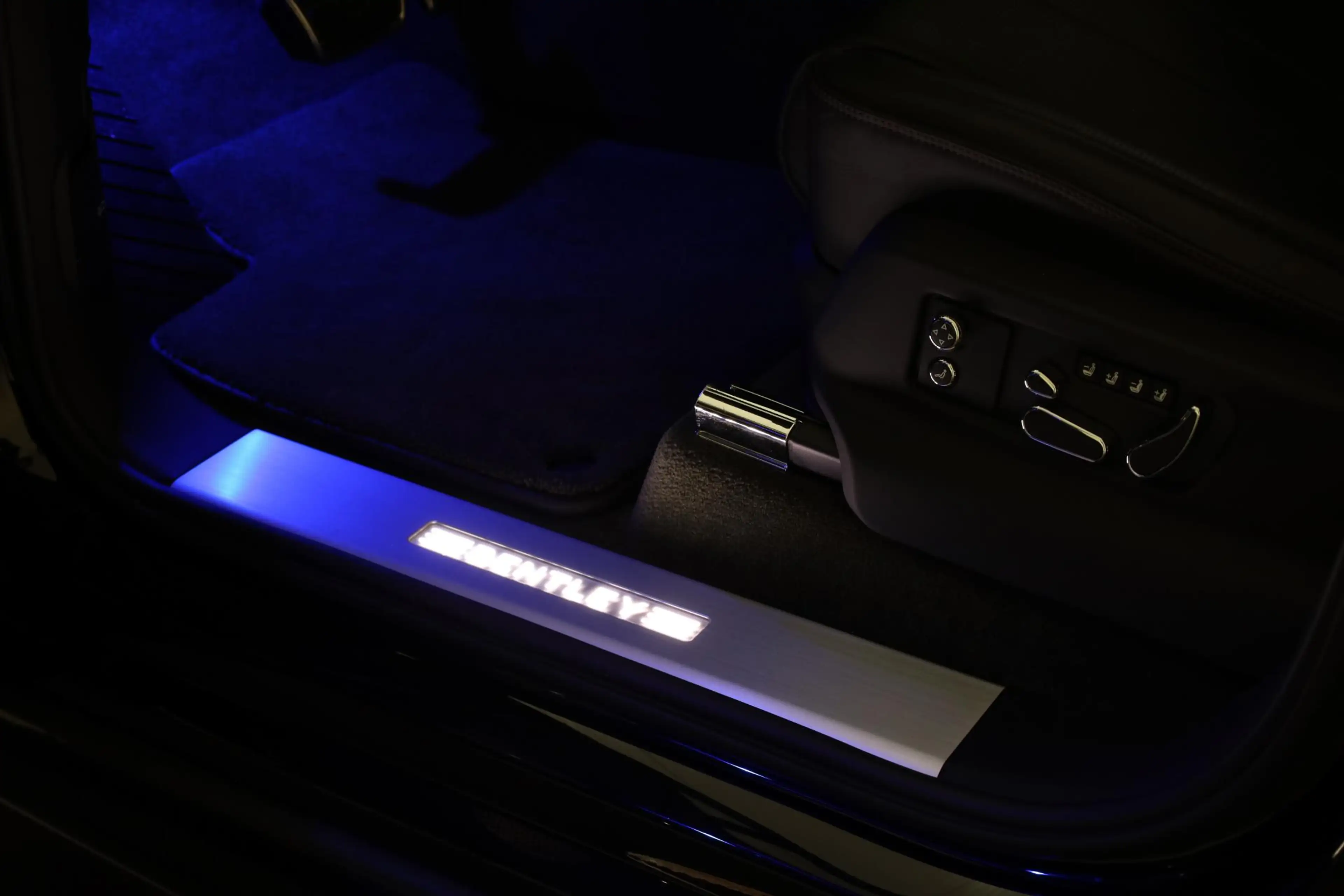 Bentley Bentayga 4.0 V8 | First Edition | TV achter | Nachtzicht | — photo 33