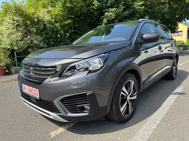 Peugeot 5008 Allure7-SitzLederPanoramAhkGarantiE-Klappe