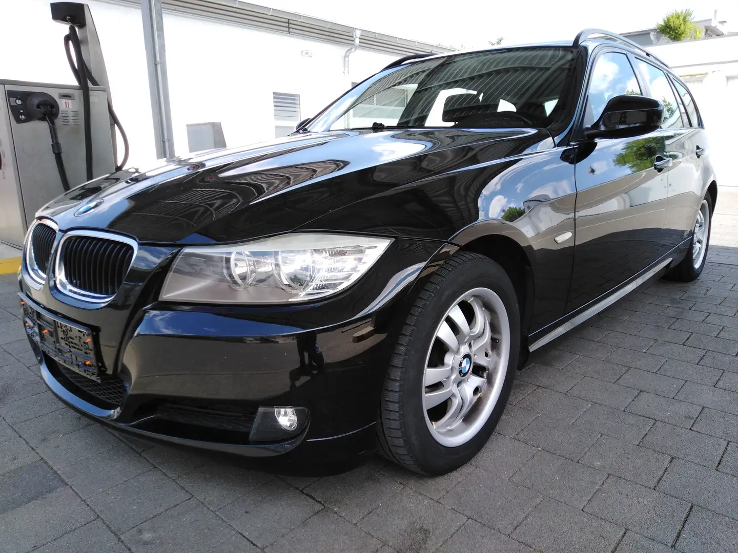 BMW 318 318d Noir - 1