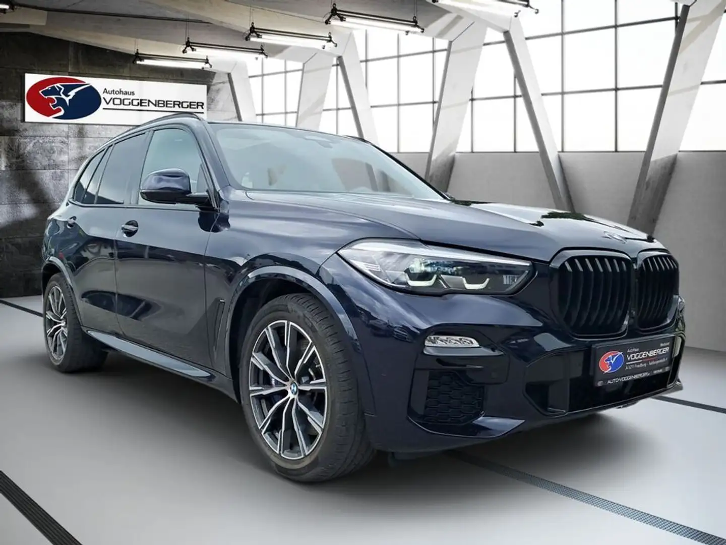 BMW X5 xDrive 45e M Sport Schwarz - 2