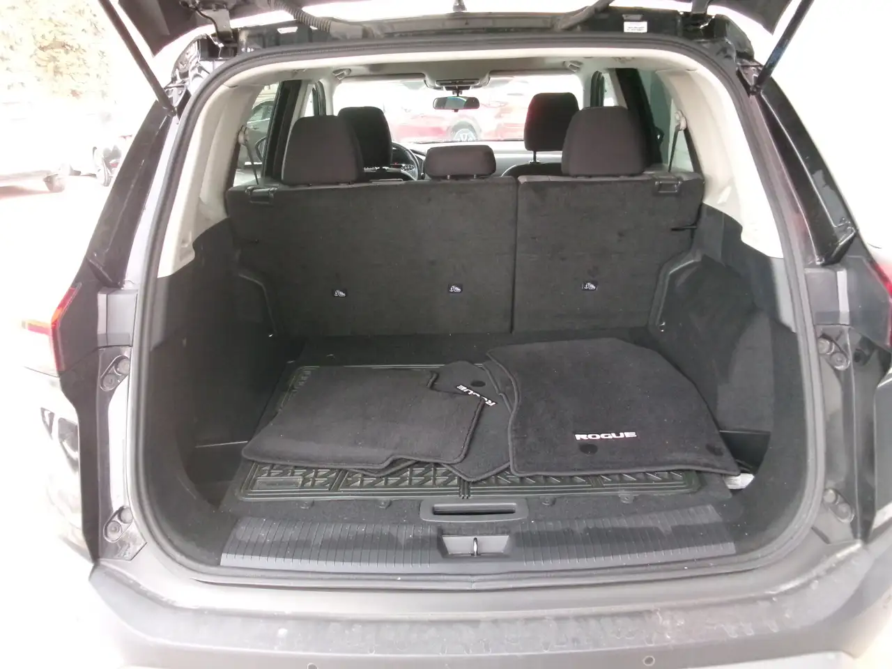 Nissan Rogue снимка Nissan Rogue