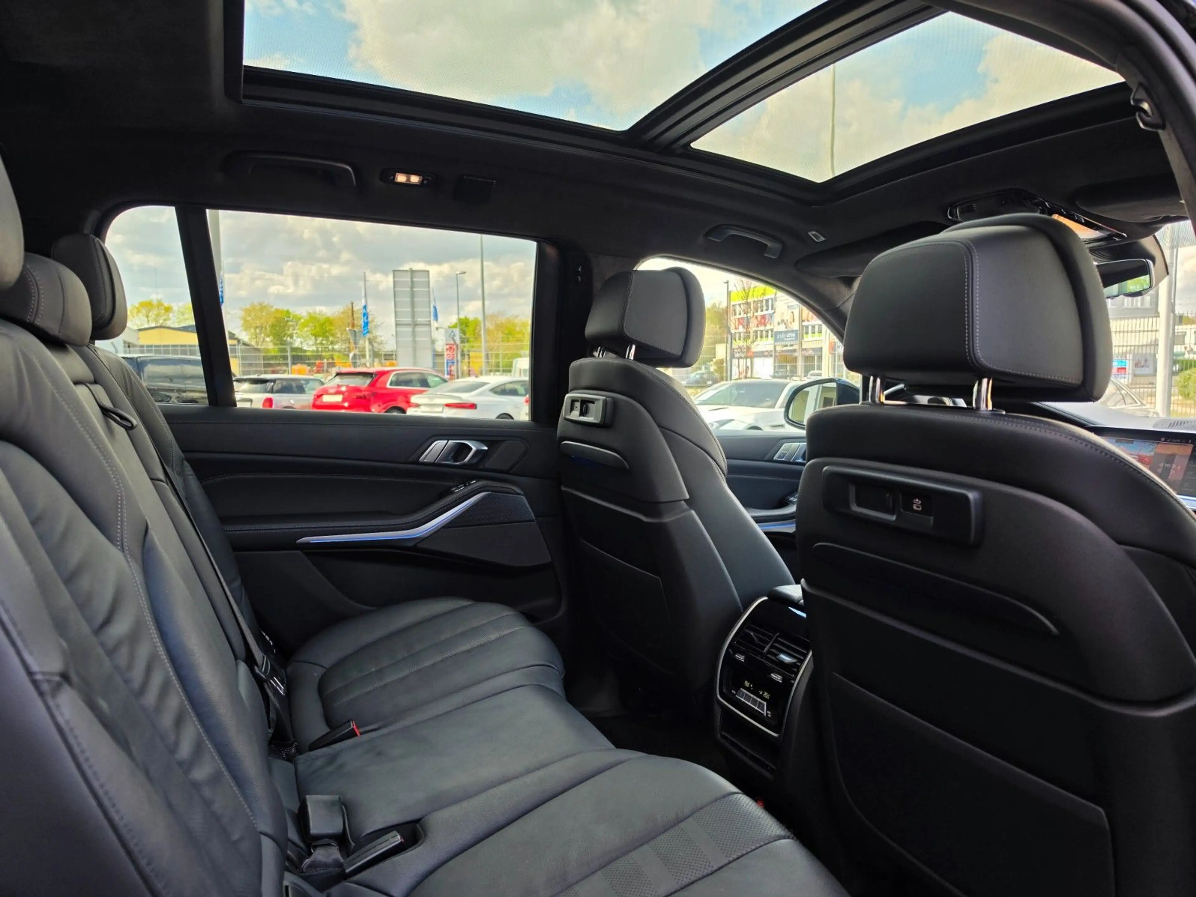BMW X7 xDrive 30 d M Sport *SkyLounge*H&K*22"*Luft — photo 11