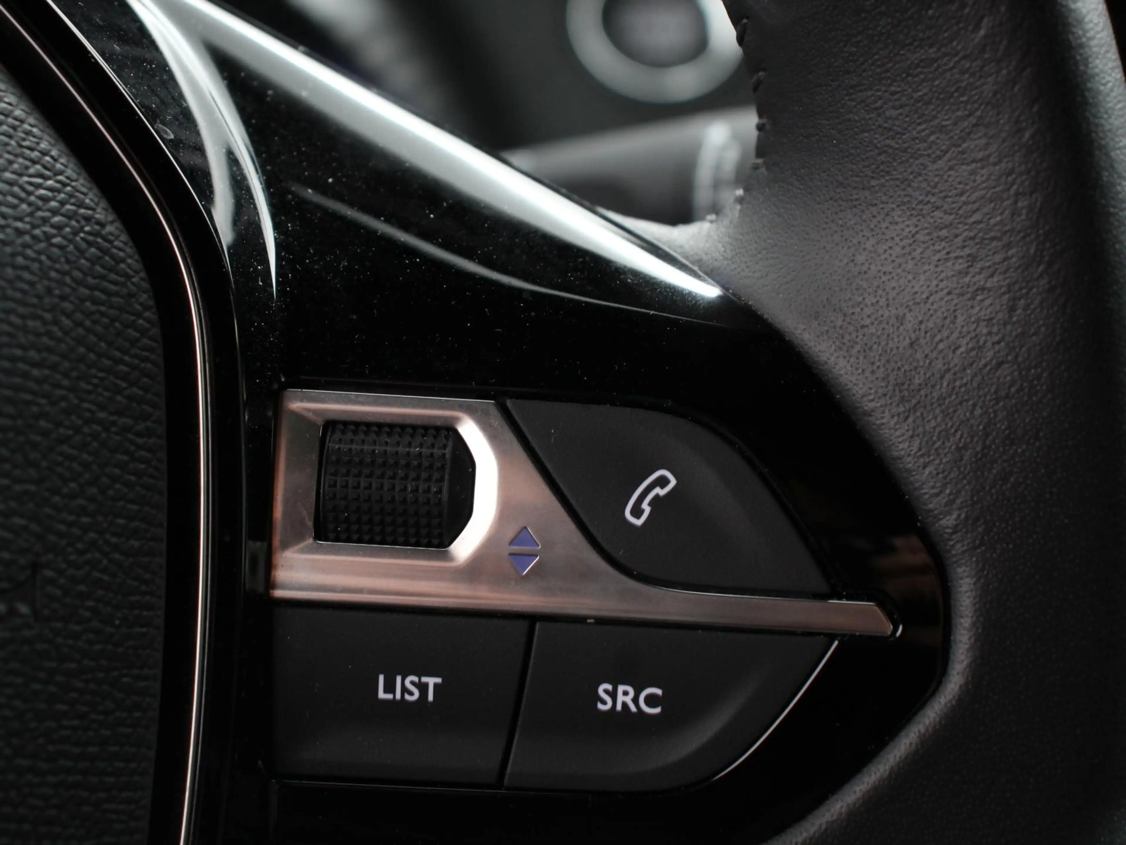 Peugeot e-2008 EV Allure Pack 54 kWh Navigatie Apple Carplay/Andr — photo 14