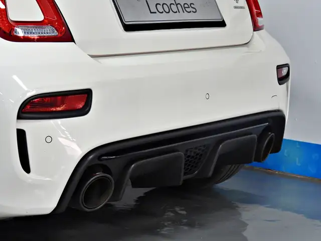 Abarth 595 view 9